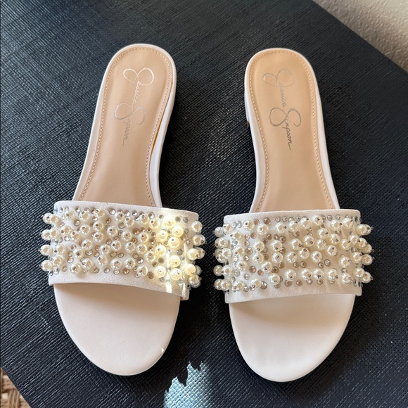 Jessica Simpson White Pearl Embellished Slides - Picture 1 of 6